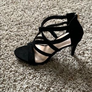 New never worn black heels 😍